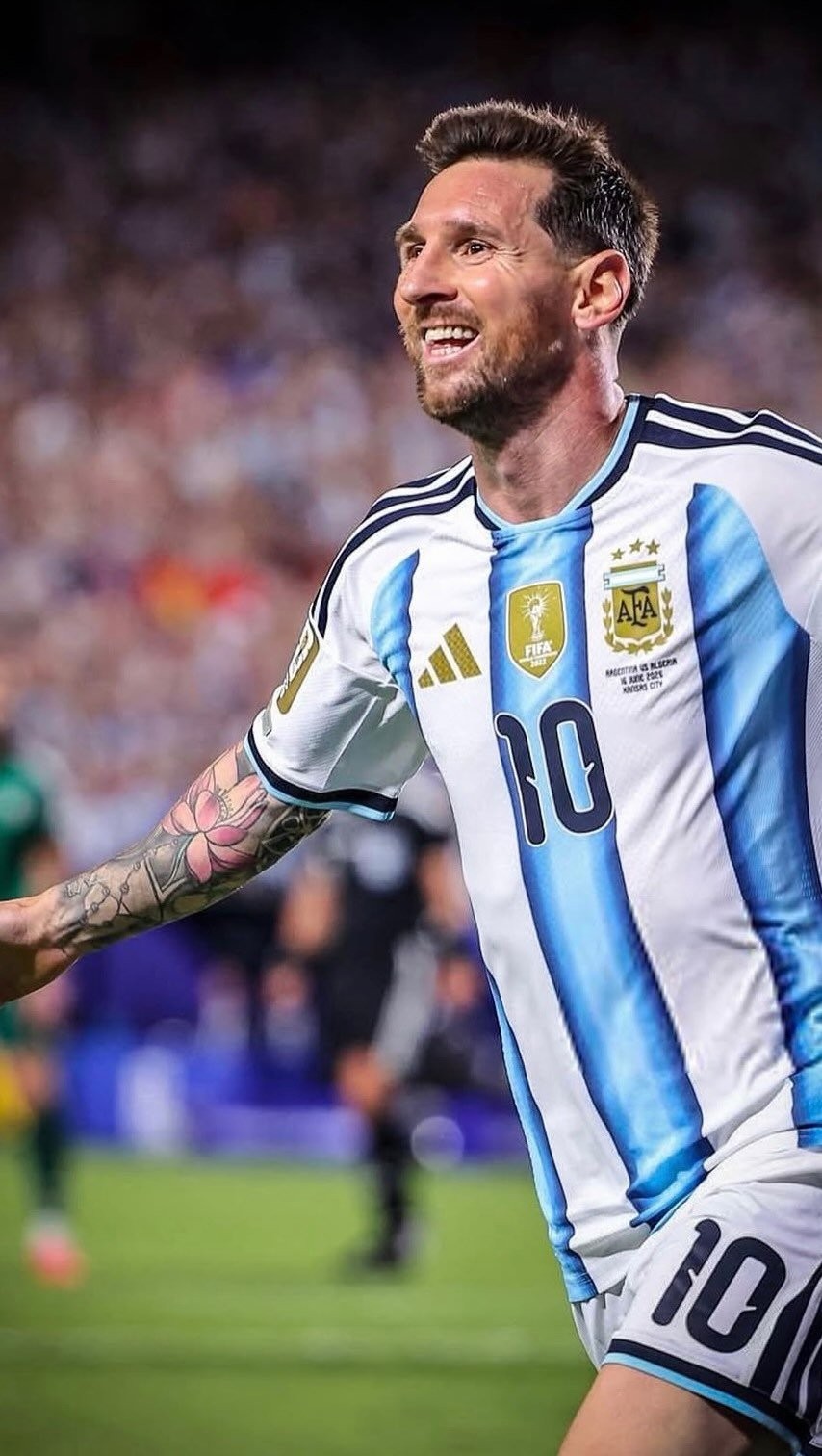 Portada del reel de Alcorta&Anfield sobre la camiseta de la selección argentina
